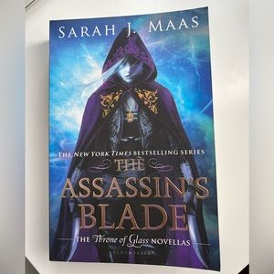 THE ASSASSINS BLADE - SARAH J MAAS (Paperback)